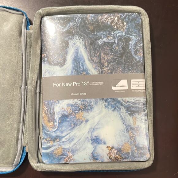 MacBook New Pro 13” shell with blue soft case - Picture 1 of 5